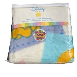 Disney Baby Printed Velour High Pile Blanket Winnie the Pooh Piglet